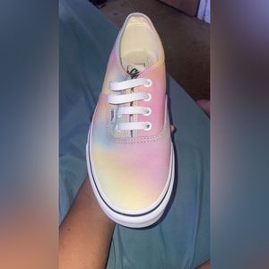 Pastel vans